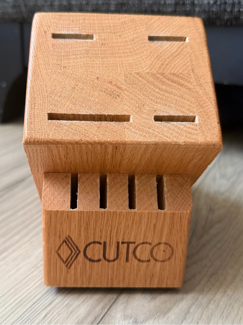 CUTCO Block with 8 Slots - Honey Finish Oak Wood Block Knife Holder USA Made EUC